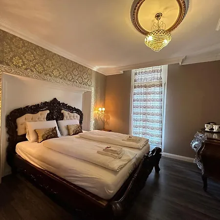 Historisches Baeren Hotell 2*